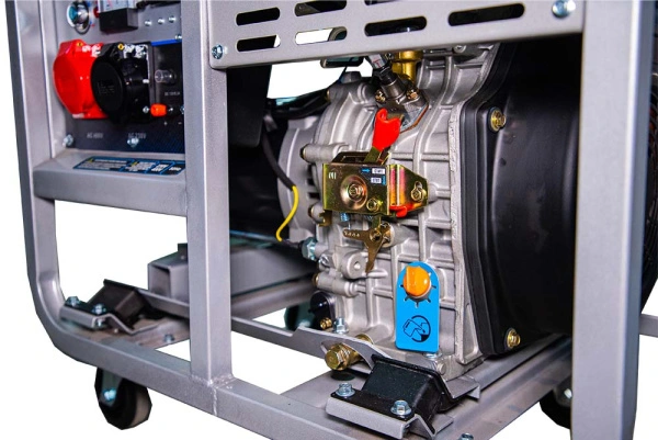 Генератор дизельный 9,0 кВт 380В/3 кВт 220В 20 л с электростартером TOR KM9000D*